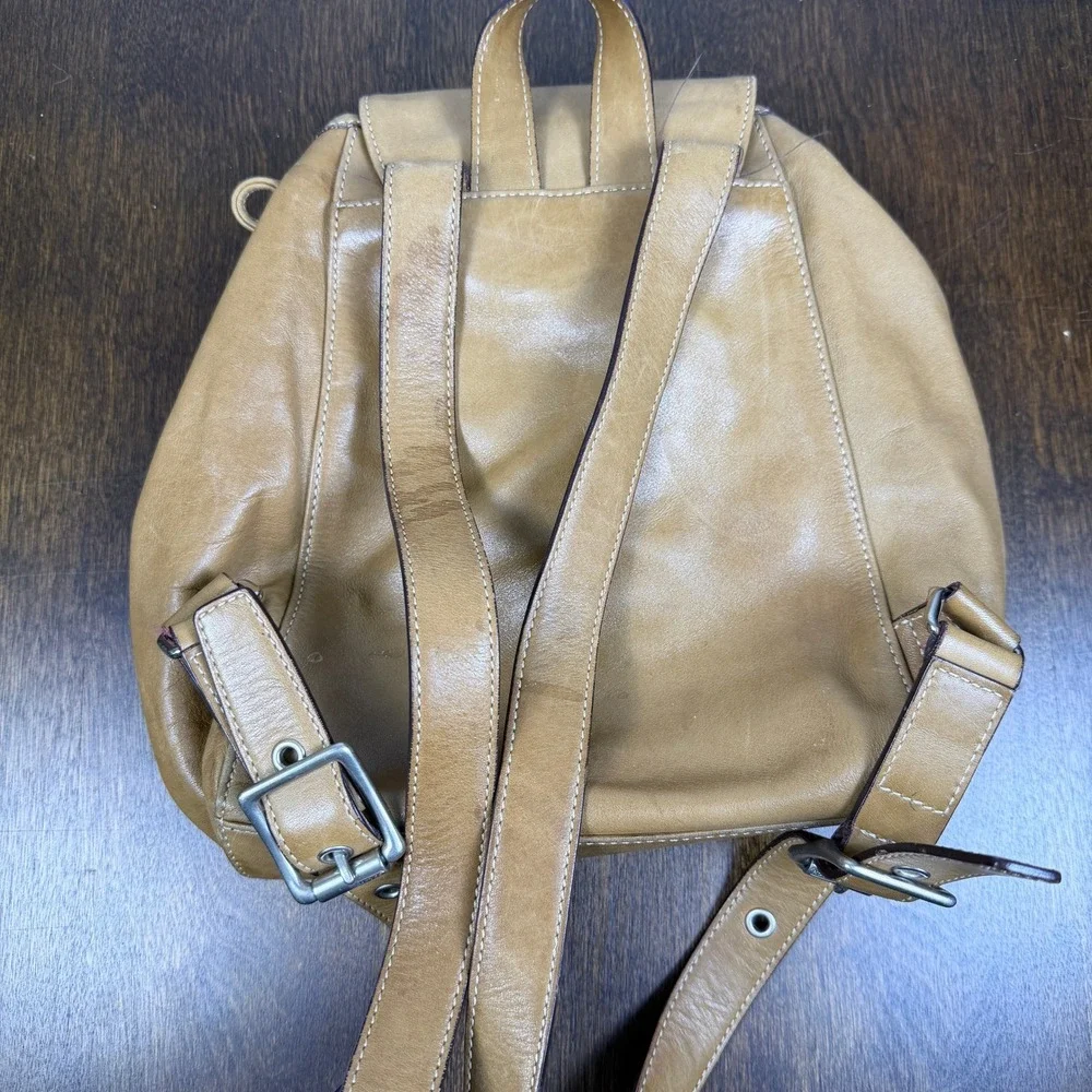 Coach Soho Tan Leather Small Backpack Vintage 9569 Drawstring Buckle Flap Bag